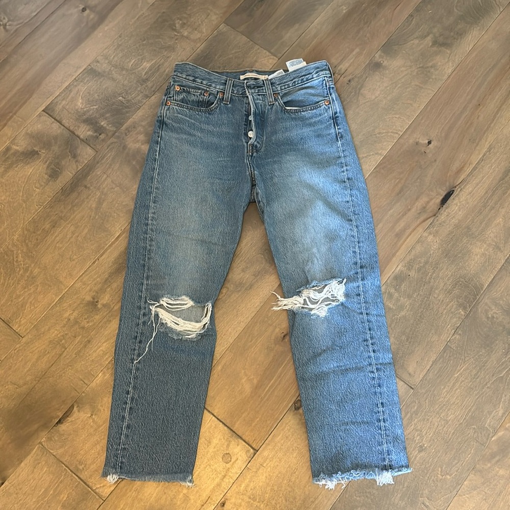 Levi’s Wedgie Straight size 27